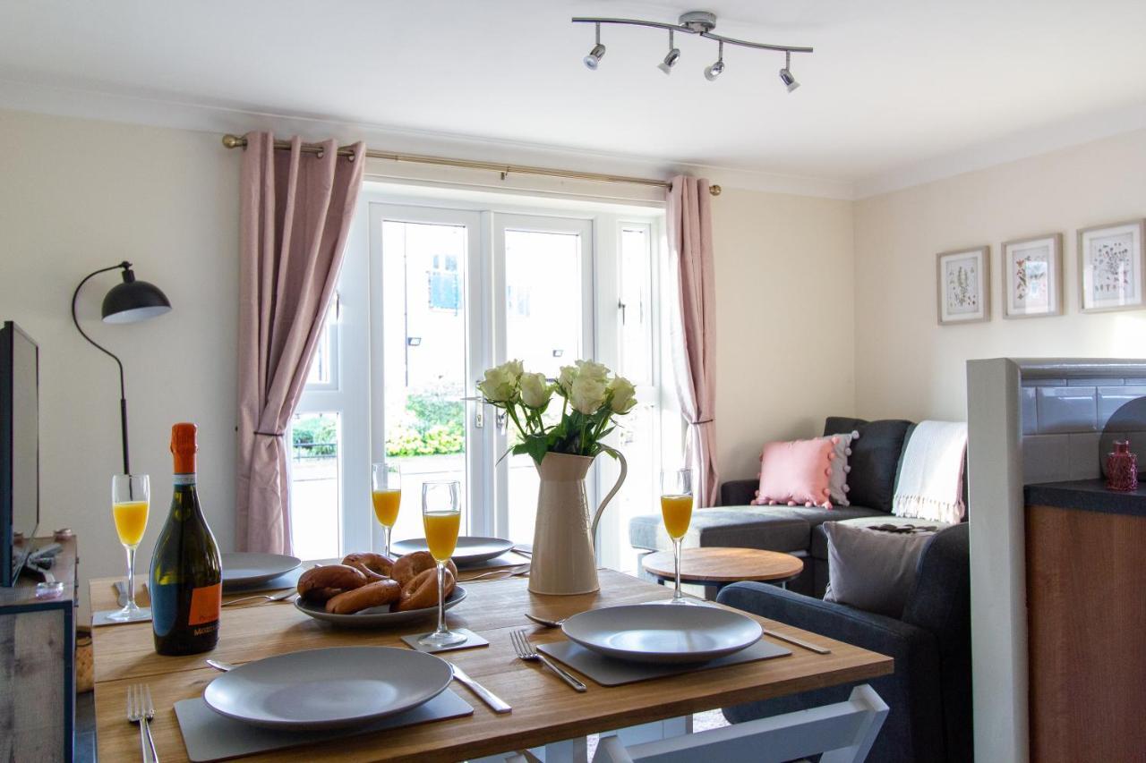 Ferienwohnung Waters Edge Chester Exterior foto