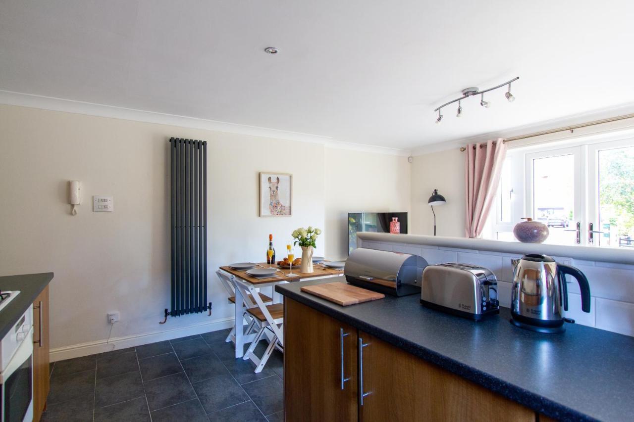 Ferienwohnung Waters Edge Chester Exterior foto