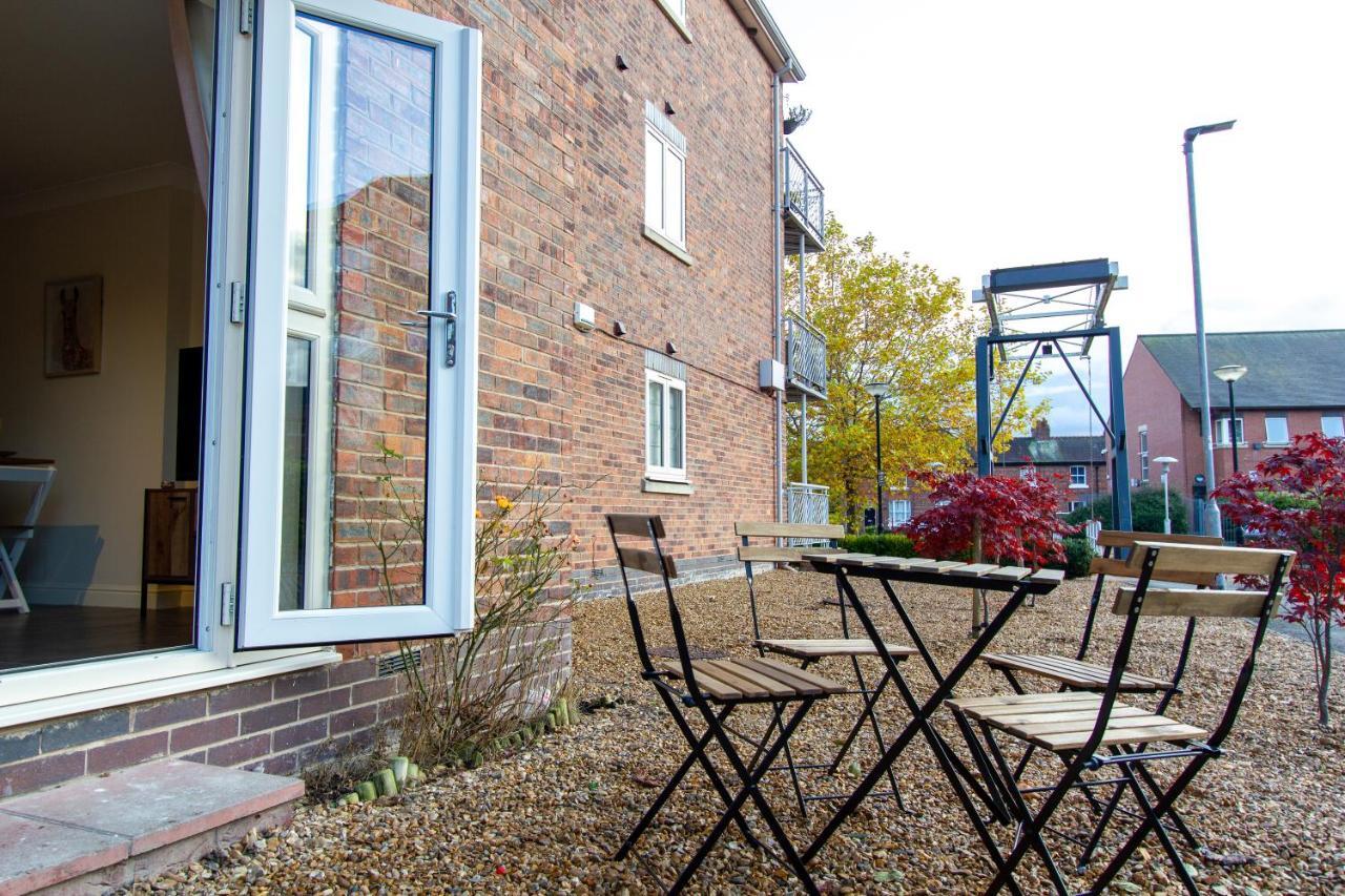 Ferienwohnung Waters Edge Chester Exterior foto