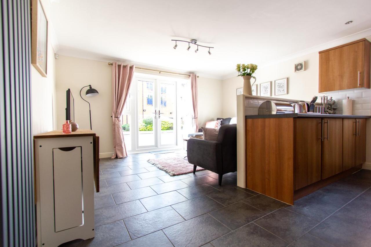Ferienwohnung Waters Edge Chester Exterior foto